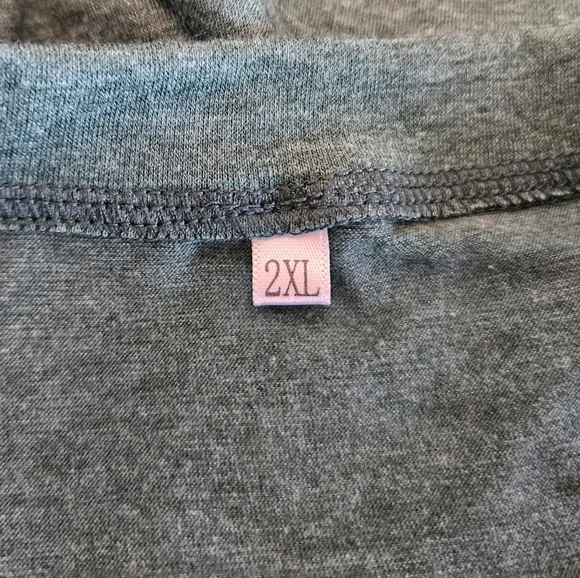 "Just a Girl Who Loves Christmas" Green Tee, 2XL, NWT - Picture 9 of 9